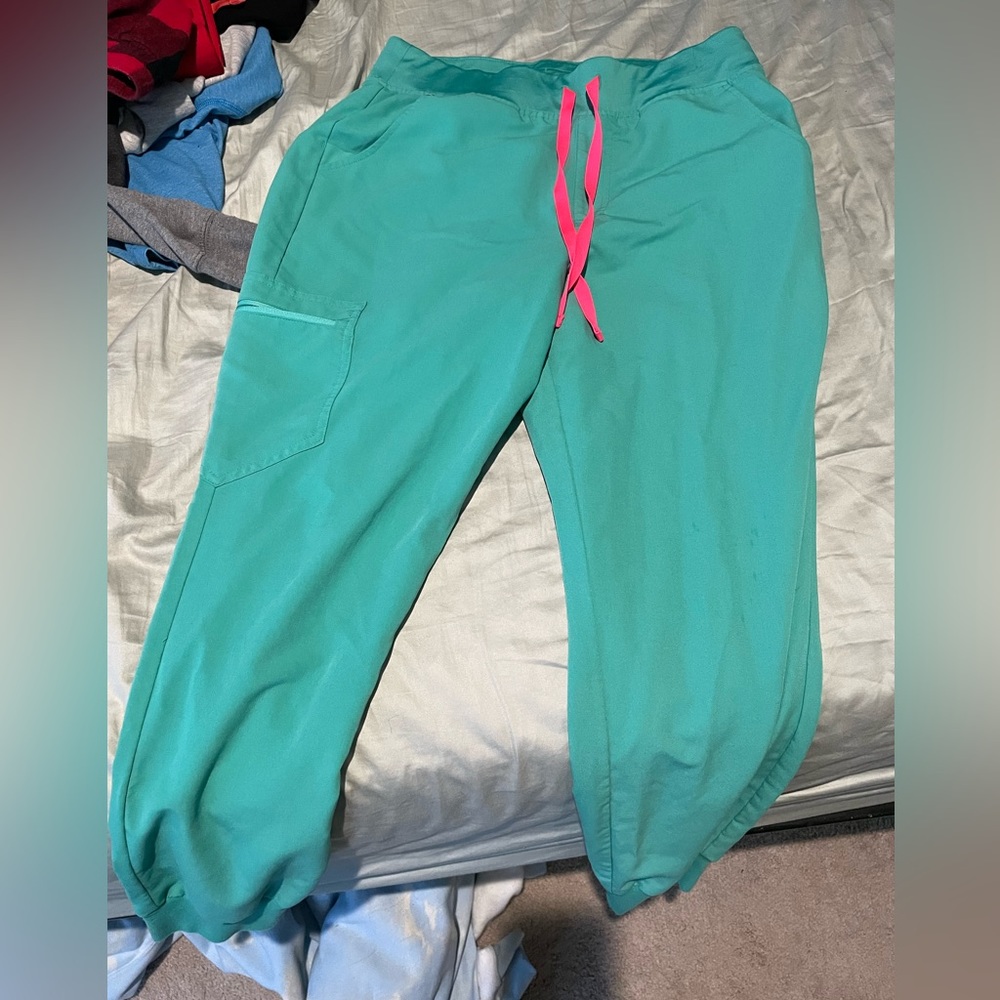 FIGS Zamora joggers surgical green LP